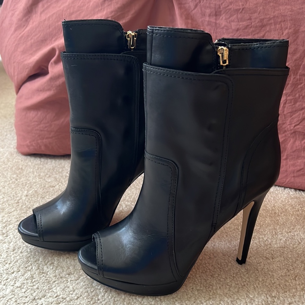 Bcbgeneration Peep Toe Leather Platform Booties 6… - image 3